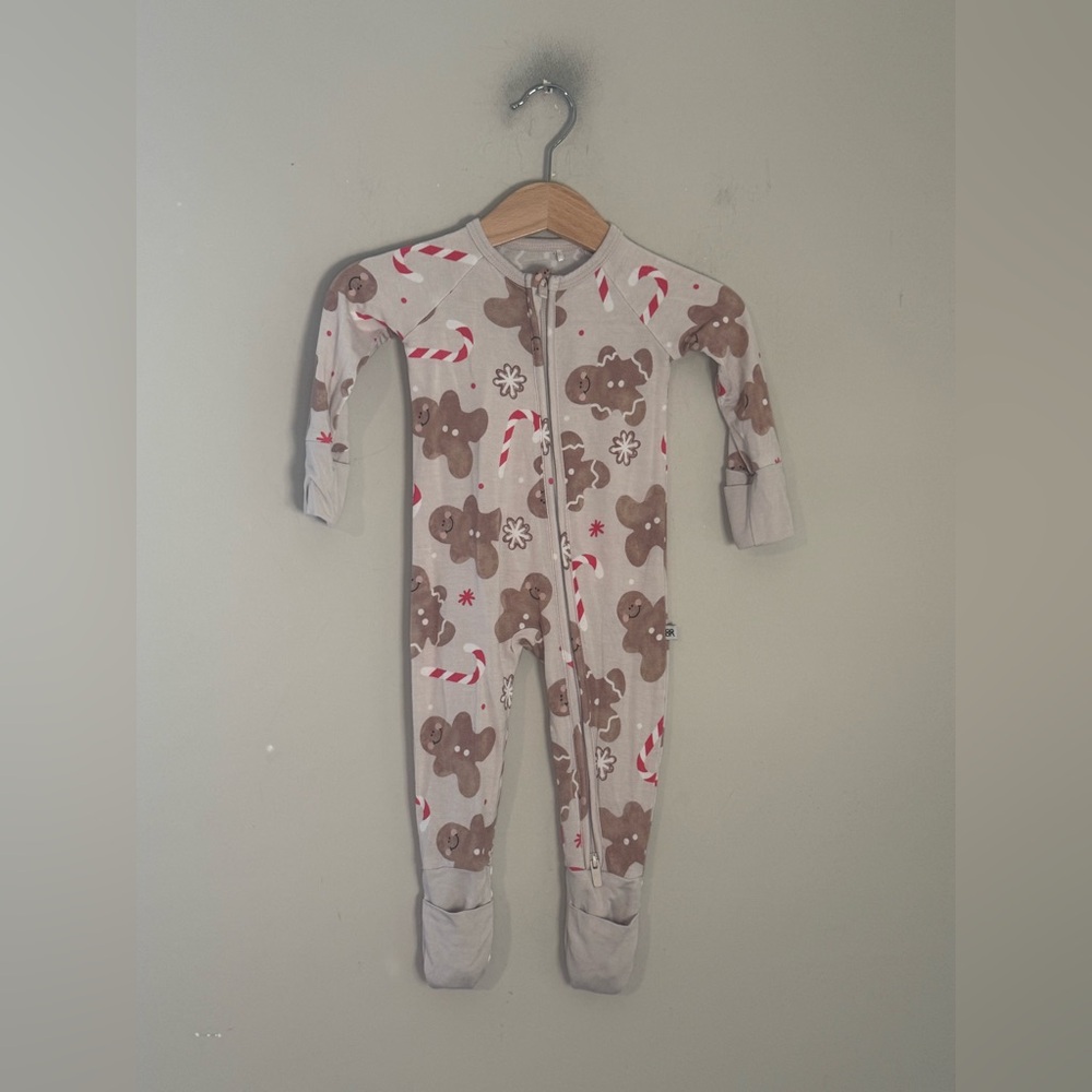 $18 ADD ON Bums and roses bamboo Gingerbread Christmas KYTE‎ Footie pajamas 3-6M